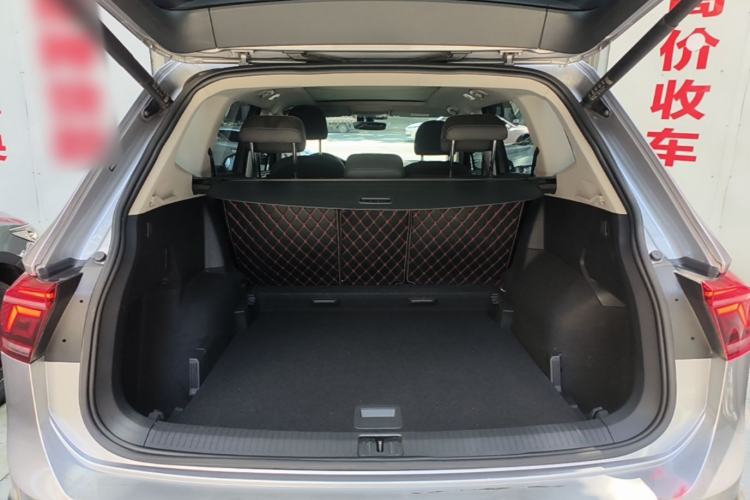 Used Volkswagen Tiguan L 2022 330TSI Automatic Two-Wheel Drive R-Line Enhanced Edition Trunk