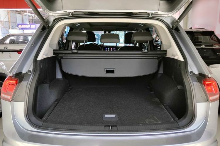 Used Volkswagen Tiguan L 2022 330TSI Automatic Two-Wheel Drive Smart Edition Trunk