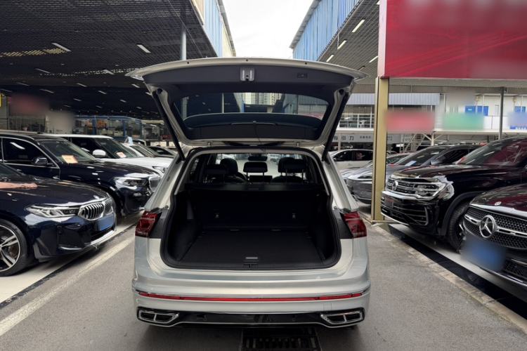 Used Volkswagen Tiguan L 2022 330TSI Automatic Two-Wheel Drive R-Line Enhanced Edition Trunk