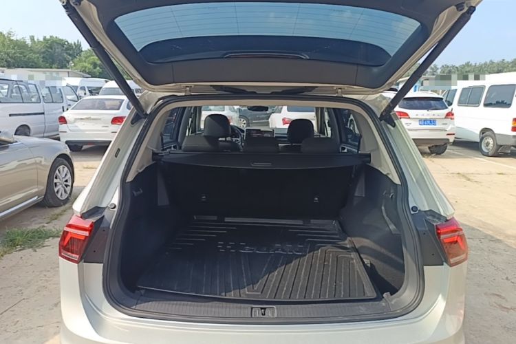 Used Volkswagen Tiguan L 2022 330TSI Automatic Two-Wheel Drive R-Line Flagship Edition Trunk