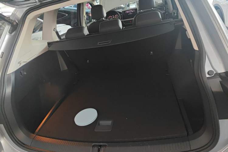 Used Volkswagen Tiguan L 2022 330TSI Automatic Two-Wheel Drive Smart Edition Trunk