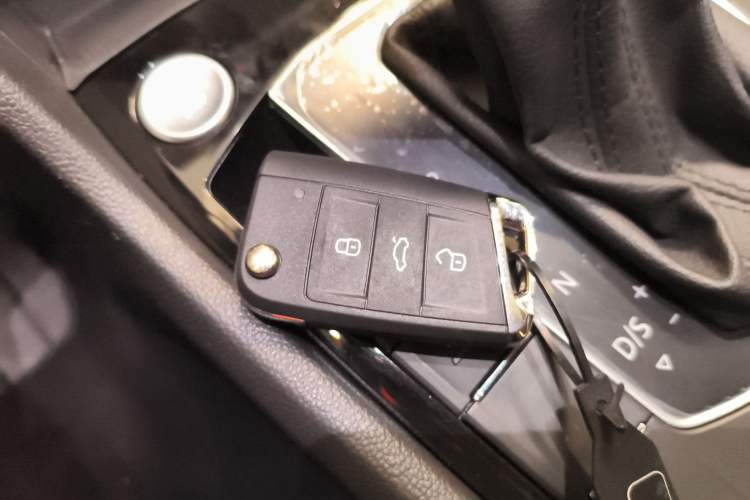 Used Volkswagen Tiguan L 2022 330TSI Automatic Two-Wheel Drive R-Line Flagship Edition Vehicle Key
