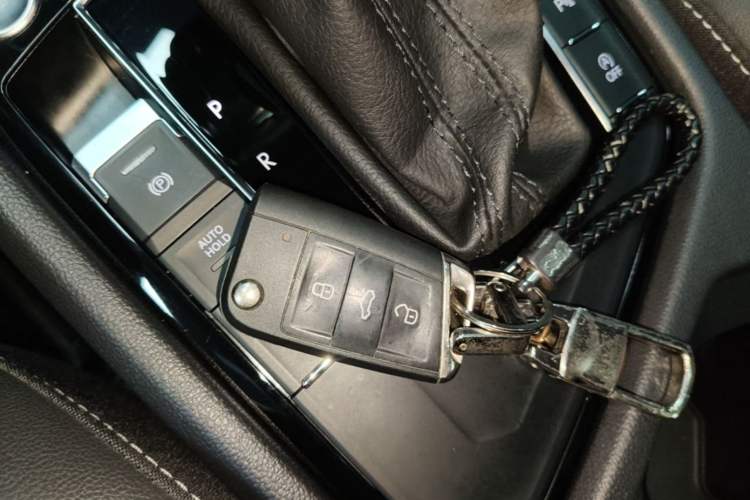 Used Volkswagen Tiguan L 2022 330TSI Automatic Two-Wheel Drive R-Line Enhanced Edition Vehicle Key