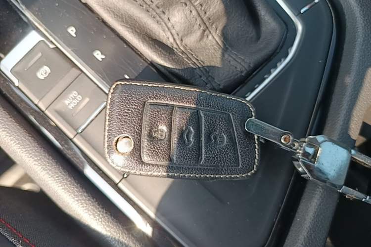 Used Volkswagen Tiguan L 2022 330TSI Automatic Two-Wheel Drive R-Line Flagship Edition Vehicle Key