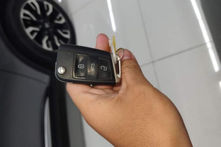 Used Volkswagen Tiguan L 2022 330TSI Automatic Two-Wheel Drive R-Line Enhanced Edition Vehicle Key