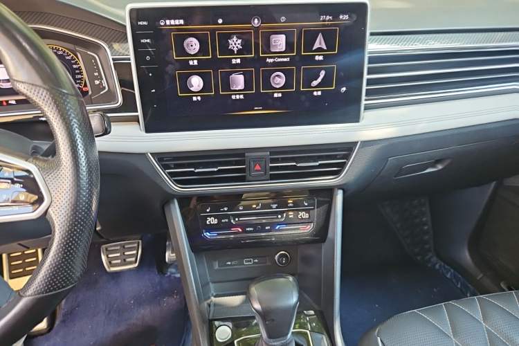 Used Volkswagen Tiguan L 2022 330TSI Automatic Two-Wheel Drive R-Line Enhanced Edition Audio And AC Panel
