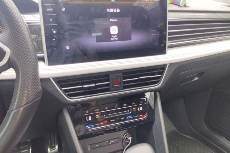 Used Volkswagen Tiguan L 2022 330TSI Automatic Two-Wheel Drive R-Line Enhanced Edition Audio And AC Panel