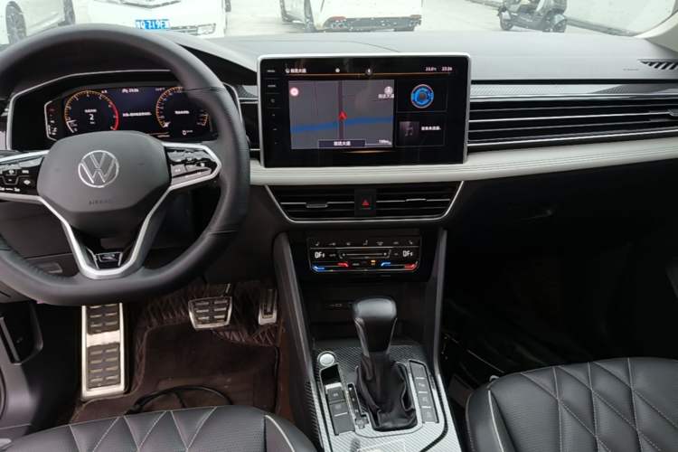 Used Volkswagen Tiguan L 2022 330TSI Automatic Two-Wheel Drive R-Line Enhanced Edition Audio And AC Panel