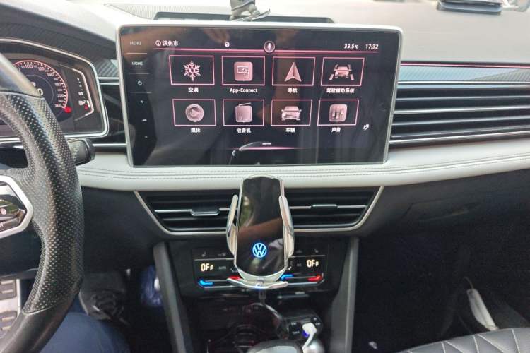 Used Volkswagen Tiguan L 2022 330TSI Automatic Two-Wheel Drive R-Line Enhanced Edition Audio And AC Panel