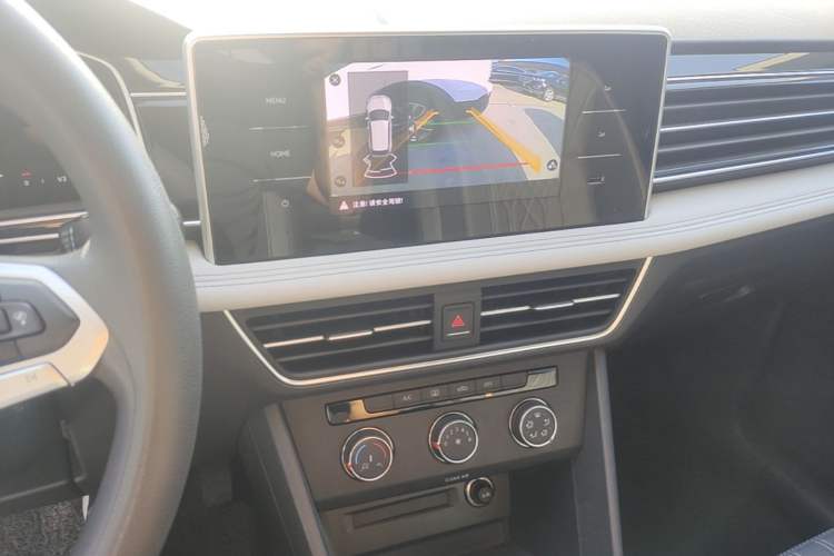 Used Volkswagen Tiguan L 2022 330TSI Automatic Two-Wheel Drive Comfort Edition Audio And AC Panel