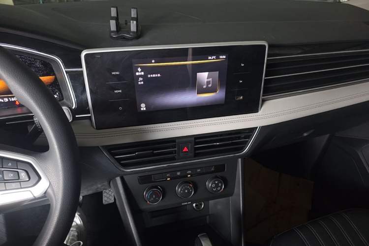 Used Volkswagen Tiguan L 2022 330TSI Automatic Two-Wheel Drive Comfort Edition Audio And AC Panel