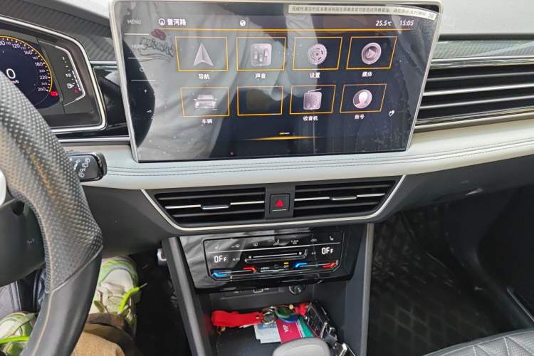 Used Volkswagen Tiguan L 2022 330TSI Automatic Two-Wheel Drive R-Line Enhanced Edition Audio And AC Panel