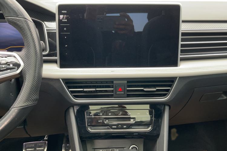 Used Volkswagen Tiguan L 2022 330TSI Automatic Two-Wheel Drive R-Line Enhanced Edition Audio And AC Panel