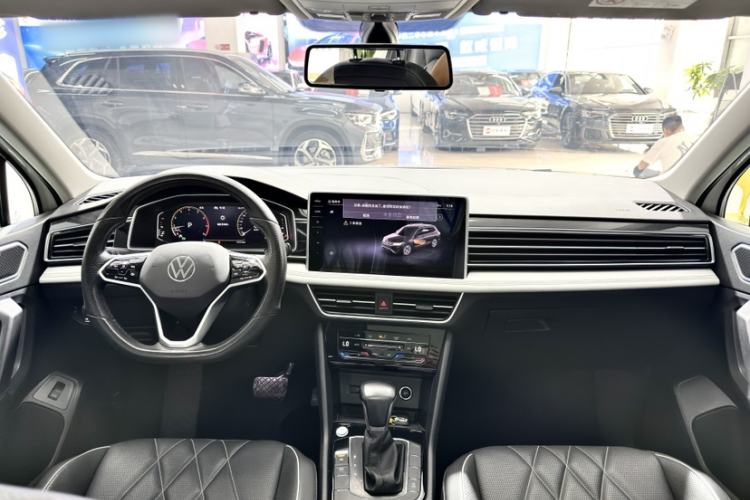 Used Volkswagen Tiguan L 2022 330TSI Automatic Two-Wheel Drive Smart Edition Audio And AC Panel