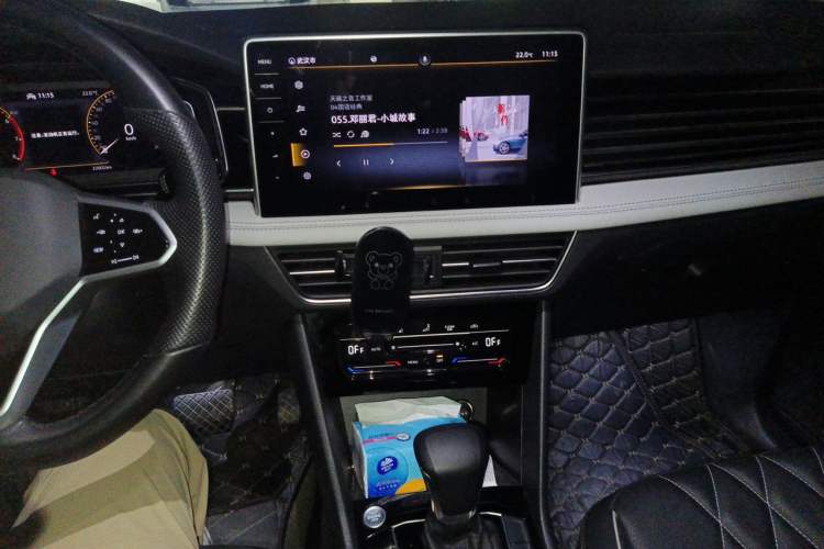 Used Volkswagen Tiguan L 2022 330TSI Automatic Two-Wheel Drive Smart Edition Audio And AC Panel