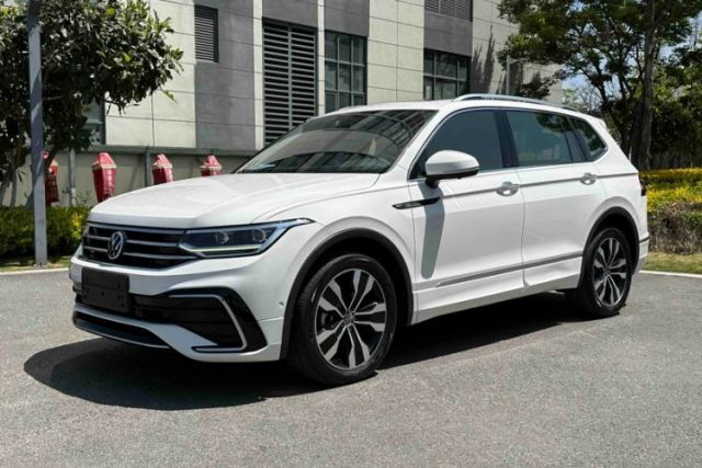 Ojetý Volkswagen Tiguan L 2022 330TSI Automatic Two-Wheel Drive R-Line Enhanced Edition