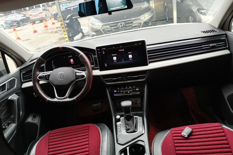 Used Volkswagen Tiguan L 2022 330TSI Automatic Two-Wheel Drive Smart Edition Center Console