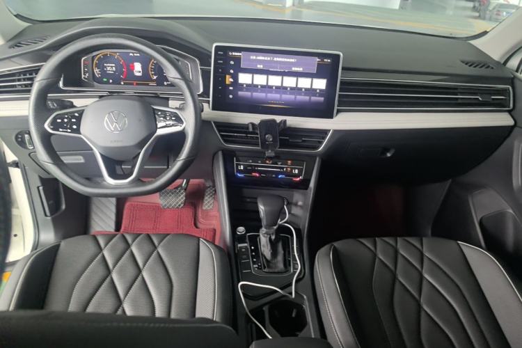 Used Volkswagen Tiguan L 2022 330TSI Automatic Two-Wheel Drive Smart Edition Center Console