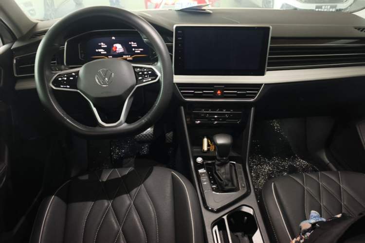 Used Volkswagen Tiguan L 2022 330TSI Automatic Two-Wheel Drive Smart Edition Center Console