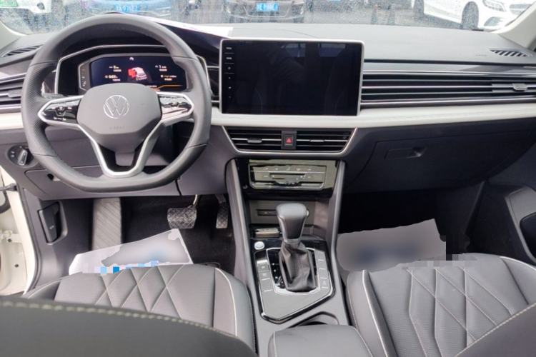 Used Volkswagen Tiguan L 2022 330TSI Automatic Two-Wheel Drive Smart Edition Center Console