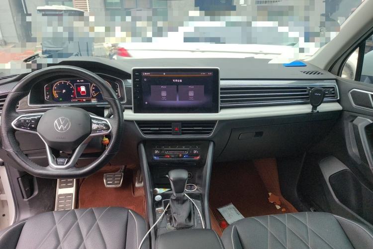 Used Volkswagen Tiguan L 2022 330TSI Automatic Two-Wheel Drive R-Line Enhanced Edition Center Console