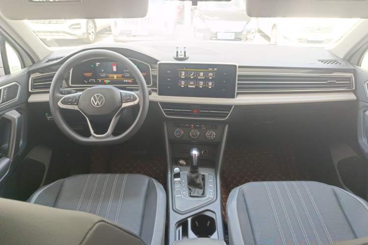 Used Volkswagen Tiguan L 2022 330TSI Automatic Two-Wheel Drive Comfort Edition Center Console