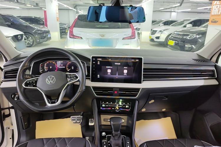 Used Volkswagen Tiguan L 2022 330TSI Automatic Two-Wheel Drive R-Line Enhanced Edition Center Console