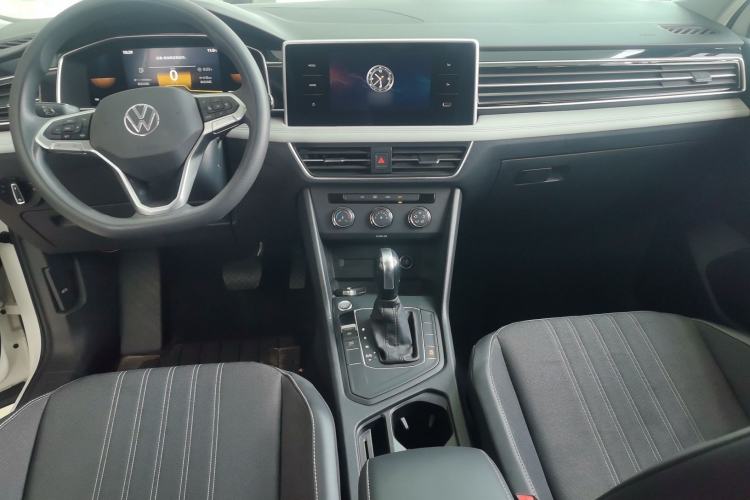 Used Volkswagen Tiguan L 2022 330TSI Automatic Two-Wheel Drive Comfort Edition Center Console