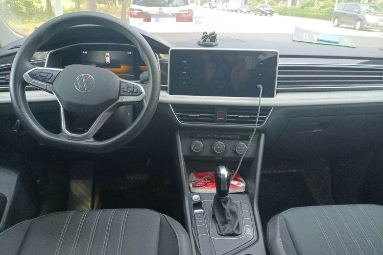 Used Volkswagen Tiguan L 2022 330TSI Automatic Two-Wheel Drive Comfort Edition Center Console