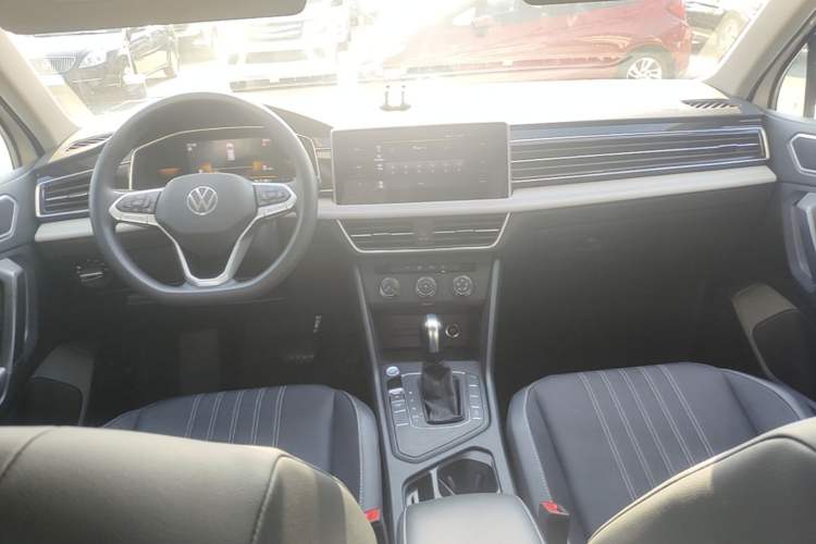 Used Volkswagen Tiguan L 2022 330TSI Automatic Two-Wheel Drive Comfort Edition Center Console