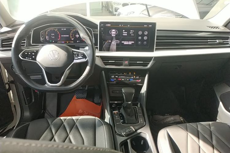 Used Volkswagen Tiguan L 2022 330TSI Automatic Two-Wheel Drive Smart Edition Center Console