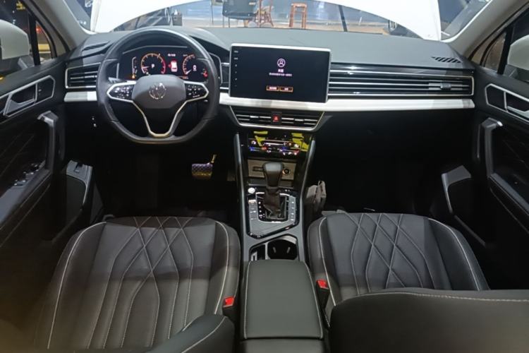Used Volkswagen Tiguan L 2022 330TSI Automatic Two-Wheel Drive Smart Edition Center Console