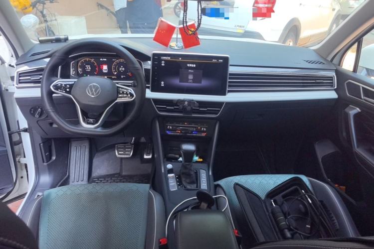 Used Volkswagen Tiguan L 2022 330TSI Automatic Two-Wheel Drive R-Line Enhanced Edition Center Console