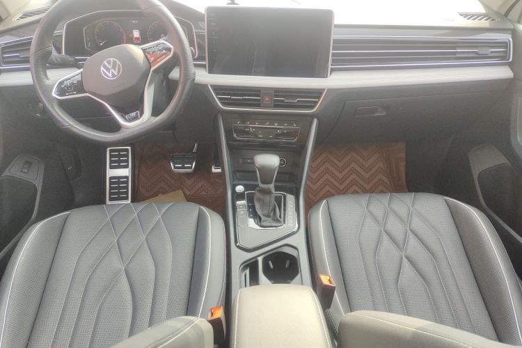 Used Volkswagen Tiguan L 2022 330TSI Automatic Two-Wheel Drive R-Line Enhanced Edition Center Console