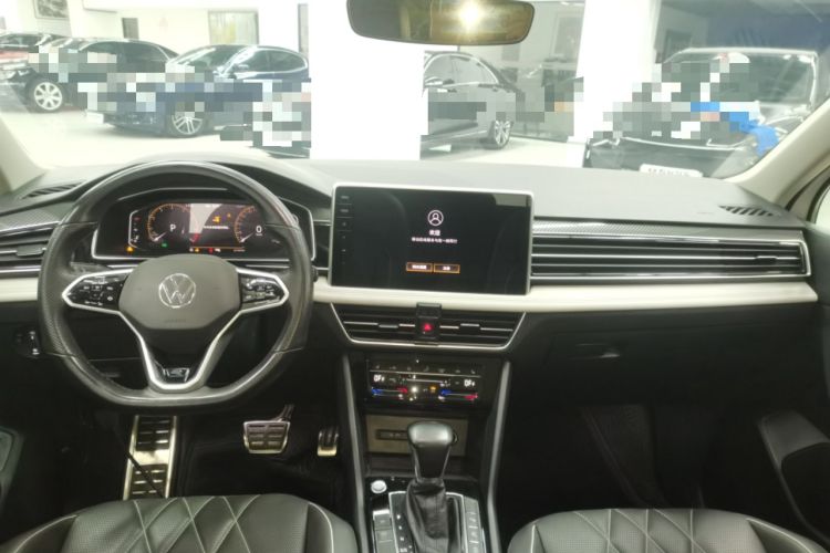 Used Volkswagen Tiguan L 2022 330TSI Automatic Two-Wheel Drive R-Line Enhanced Edition Center Console