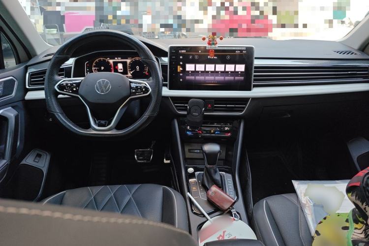 Used Volkswagen Tiguan L 2022 330TSI Automatic Two-Wheel Drive R-Line Enhanced Edition Center Console