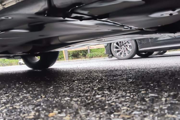 Used Volkswagen Tiguan L 2022 330TSI Automatic Two-Wheel Drive R-Line Enhanced Edition Chassis Rear Left
