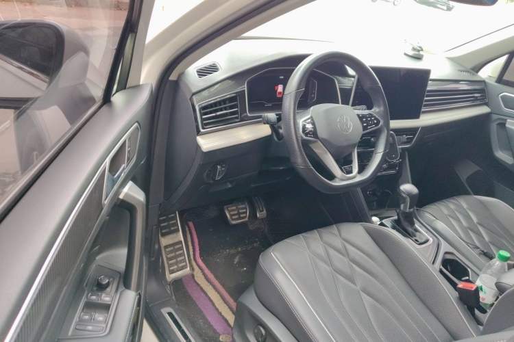 Used Volkswagen Tiguan L 2022 330TSI Automatic Two-Wheel Drive R-Line Enhanced Edition Driver Seat