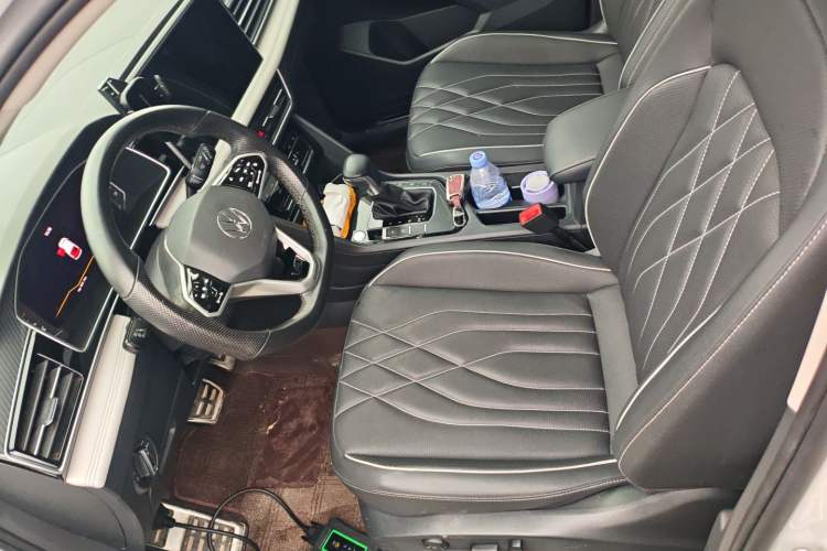 Used Volkswagen Tiguan L 2022 330TSI Automatic Two-Wheel Drive R-Line Enhanced Edition Driver Seat