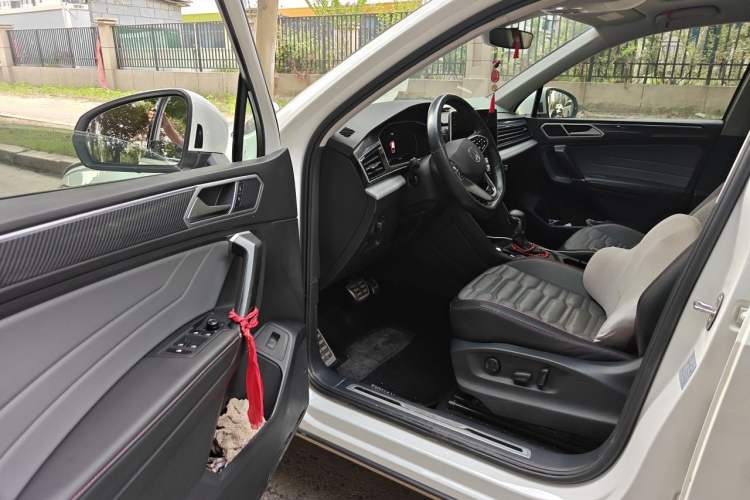 Used Volkswagen Tiguan L 2022 330TSI Automatic Two-Wheel Drive R-Line Flagship Edition Driver Seat