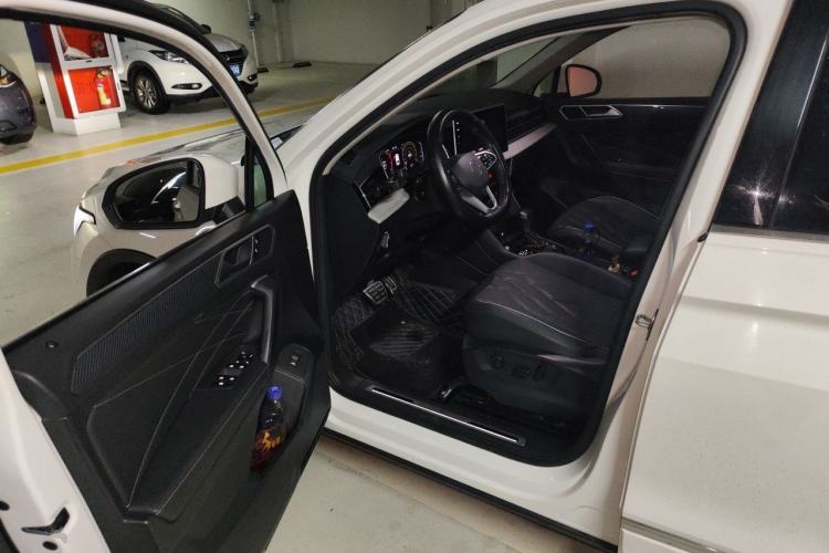 Used Volkswagen Tiguan L 2022 330TSI Automatic Two-Wheel Drive R-Line Enhanced Edition Driver Seat