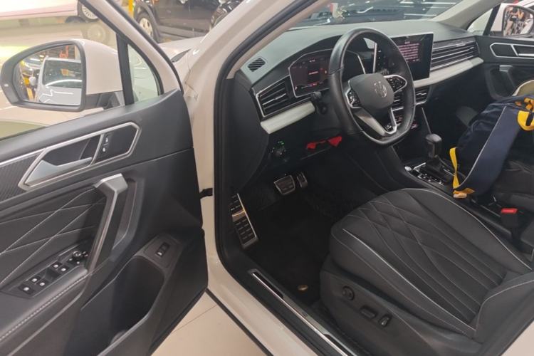 Used Volkswagen Tiguan L 2022 330TSI Automatic Two-Wheel Drive R-Line Enhanced Edition Driver Seat