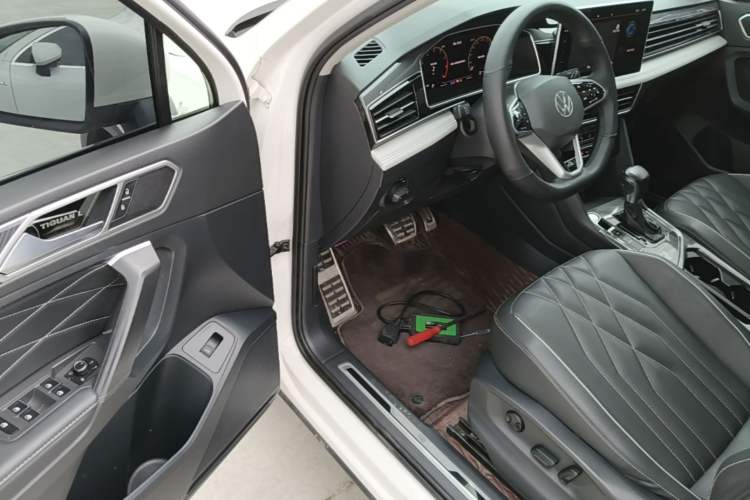 Used Volkswagen Tiguan L 2022 330TSI Automatic Two-Wheel Drive R-Line Enhanced Edition Driver Seat