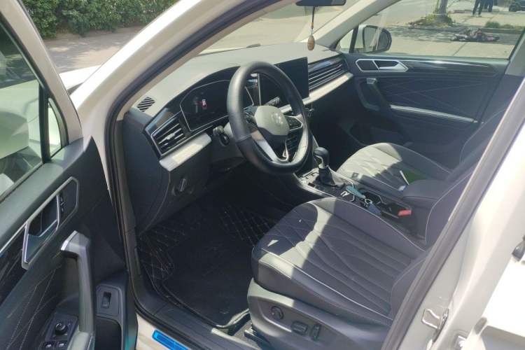 Used Volkswagen Tiguan L 2022 330TSI Automatic Two-Wheel Drive Smart Edition Driver Seat