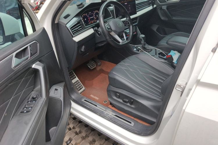 Used Volkswagen Tiguan L 2022 330TSI Automatic Two-Wheel Drive R-Line Enhanced Edition Driver Seat