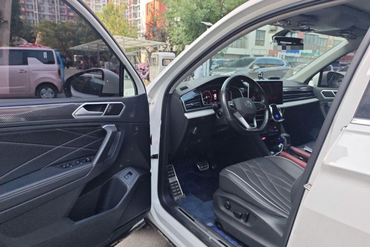 Used Volkswagen Tiguan L 2022 330TSI Automatic Two-Wheel Drive R-Line Enhanced Edition Driver Seat