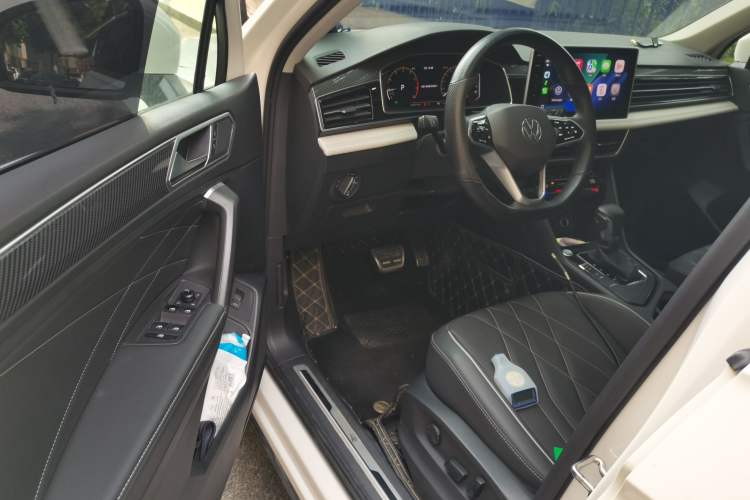 Used Volkswagen Tiguan L 2022 330TSI Automatic Two-Wheel Drive R-Line Enhanced Edition Driver Seat