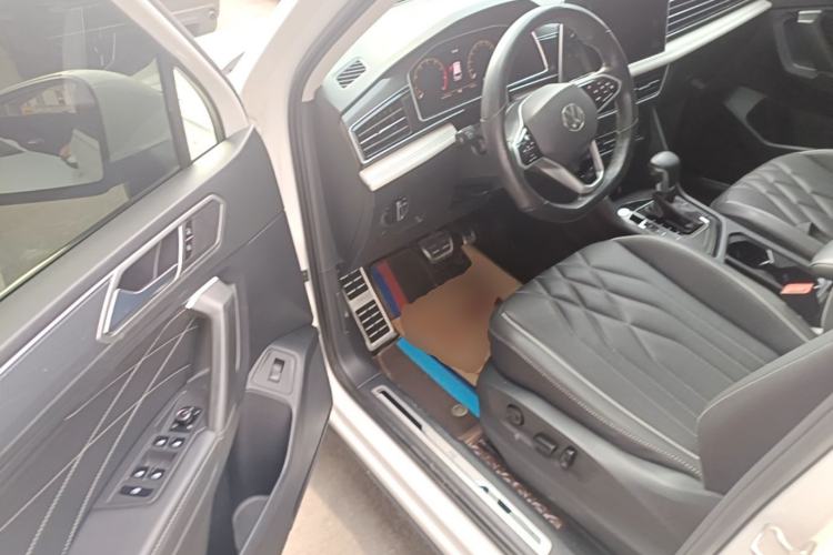 Used Volkswagen Tiguan L 2022 330TSI Automatic Two-Wheel Drive R-Line Enhanced Edition Driver Seat