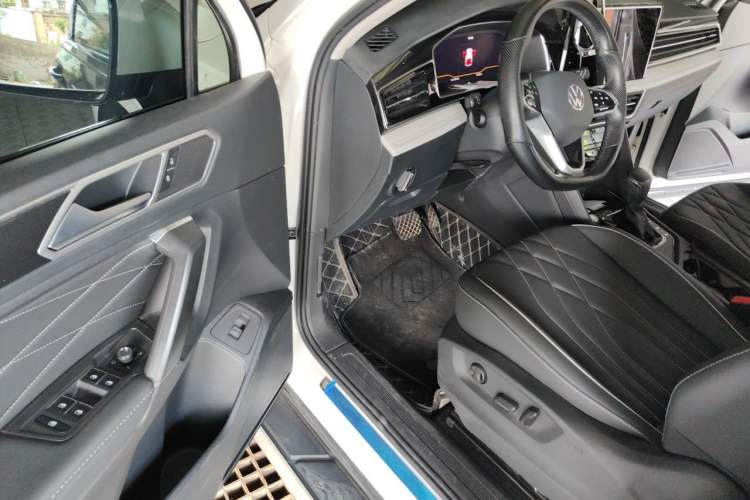 Used Volkswagen Tiguan L 2022 330TSI Automatic Two-Wheel Drive Smart Edition Driver Seat