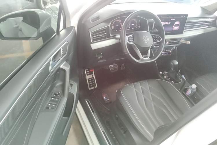 Used Volkswagen Tiguan L 2022 330TSI Automatic Two-Wheel Drive R-Line Enhanced Edition Driver Seat